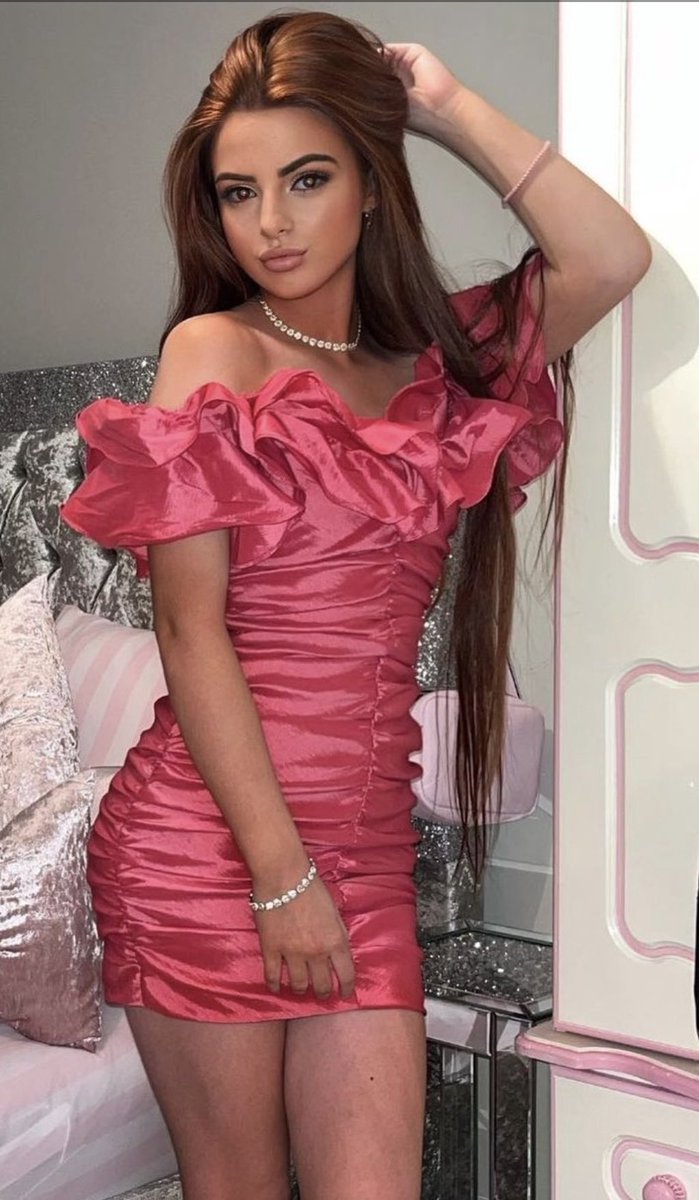 WankchatKing_'s tweet photo. DM submission from a follower. Wants Ginger Chav step sister rated.  What we thinking? 🤔 https://t.co/kE91zsj9xh