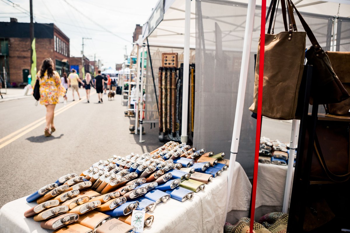 southernskies_'s tweet image. Attention Artists + Makers 📣 We are now accepting applications for the Maker Market at #SouthernSkies ✨ Saturday, May 14th in World&apos;s Fair Park! Apply today → bit.ly/38PHw2n #DogwoodArts #MakerCity #MakerMarket