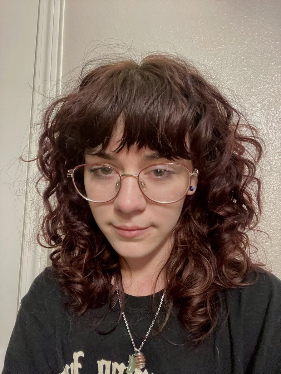 missprissleo's tweet photo. 🧍🏻‍♀️ luv my curls 🤎 https://t.co/jkV2QlqXuR