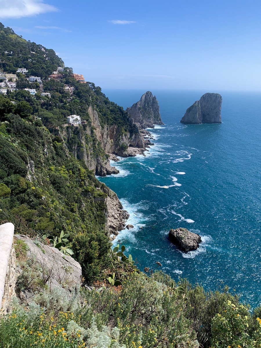 iManrik's tweet photo. La bendita costa d’Amalfi https://t.co/pHgEWowupy