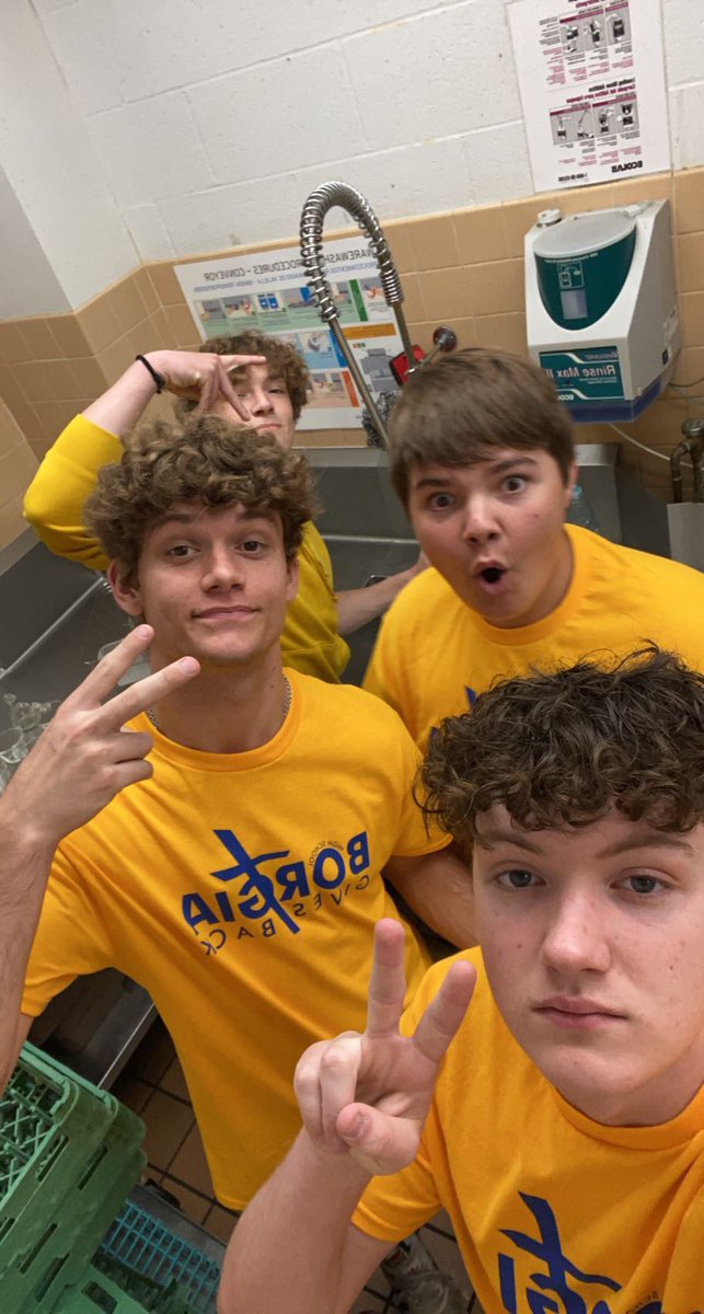 brody_denbow's tweet photo. a day with the boys #borgiagivesback https://t.co/2wB54kTG3h