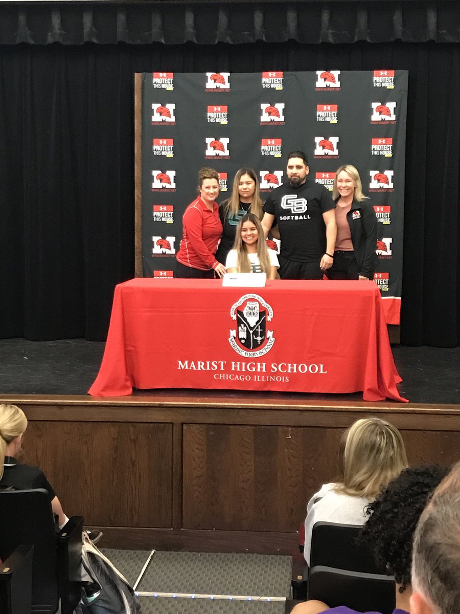 RedHawkSB's tweet photo. HUGE congrats to Gianna Sanchez on signing with Wisconsin Green Bay this morning!! #GoPheonix https://t.co/bSSuzPkcFY