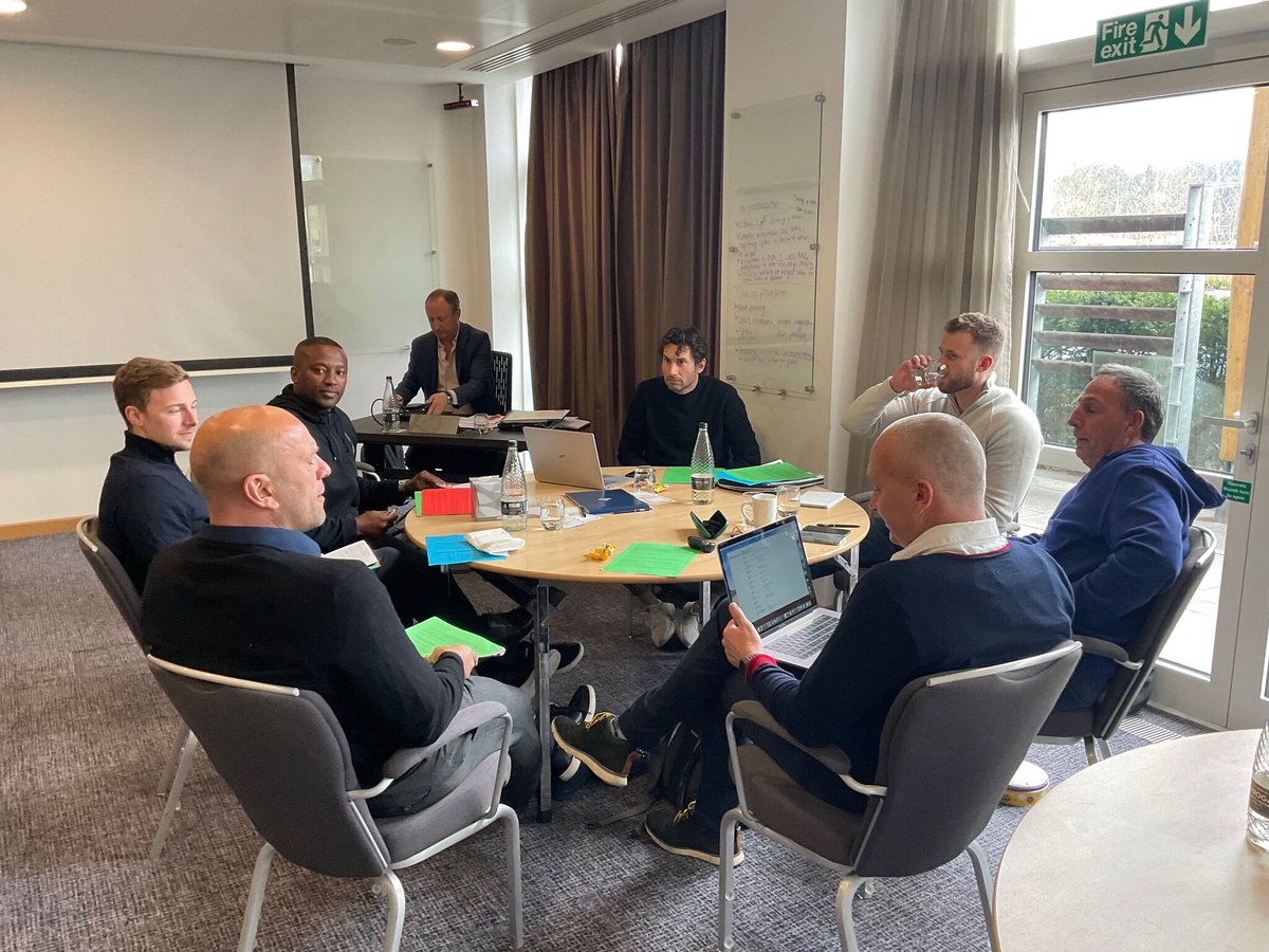 guins1's tweet image. Intriguing block of @EnglandLearning TID L4, focused around negotiating skills with input from @BridgeAbility @NegotiatingGuru with agent #ColinGordon playing hard ball and #AvrilCarson delivering workshops on listening/communication skills ⚽️🏴󠁧󠁢󠁥󠁮󠁧󠁿📝