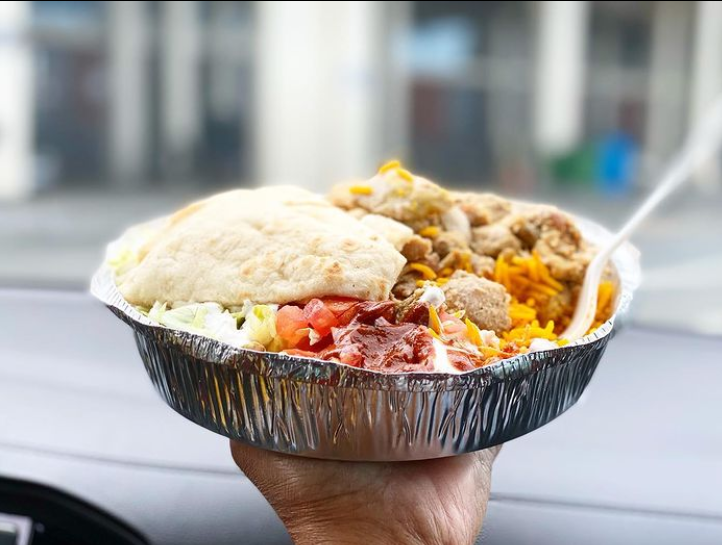 HalalGuys's tweet photo. Eating your meal in your car never looked so good!
#Foodtogo #Onthego #CurrentlyEating #Photooftheday #ChickenOverRice #TheCameraEatsFirst #Restaurant #Halal #Foodlover #DinnerPlans #LunchPlans #FoodHighlight #Foodpic #FoodSelfie #Yum https://t.co/cDnBovPXY4