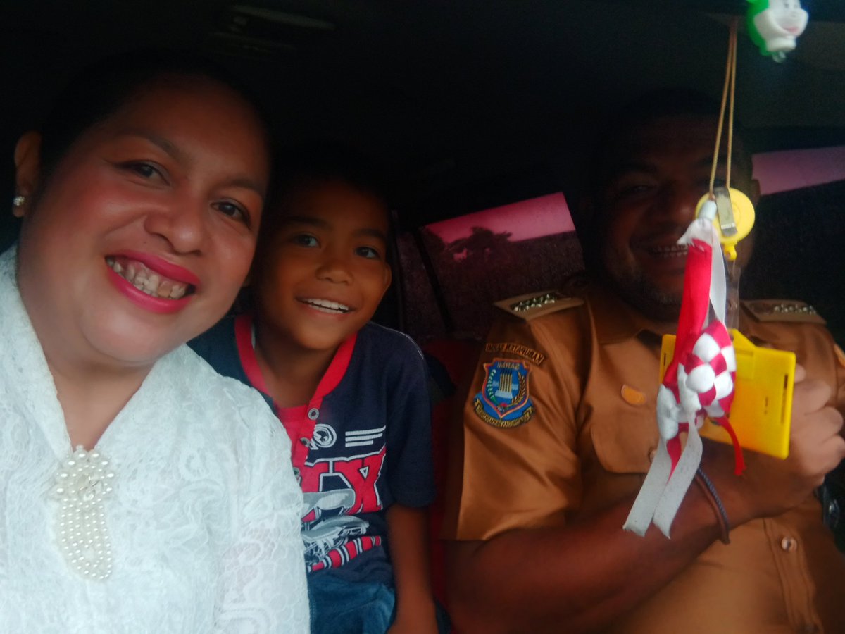 Brata_Male's tweet photo. Keep smiley my family... https://t.co/wYFw29UZtR