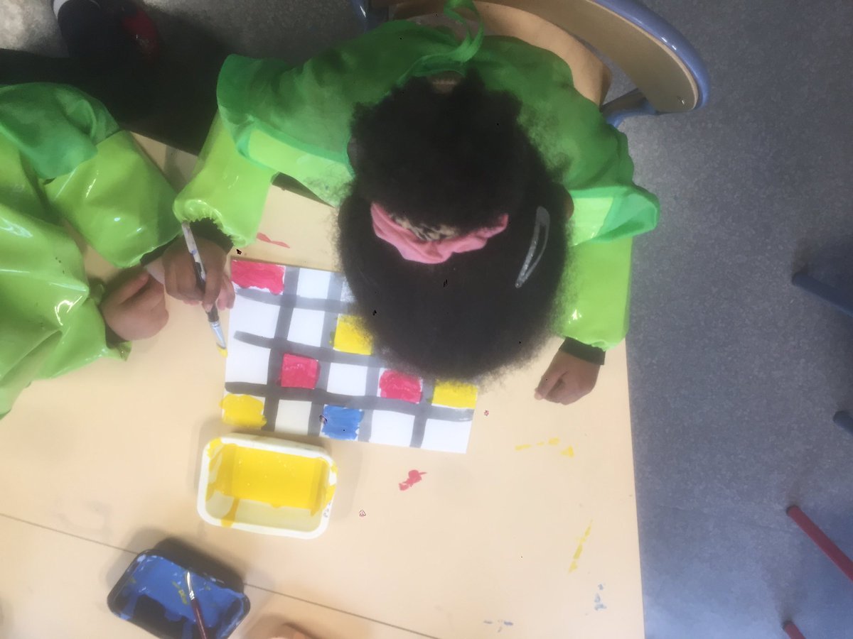 Circo_pre16's tweet photo. Semaine de la maternelle école Fournier, des classes ouvertes, parents , enfants, enseignants se retrouvent et partagent #Cpre16 #Dsden16 https://t.co/PBsz3jPuuK