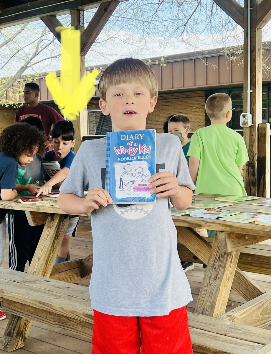 I had no idea how exciting the book swap would be today - look at the student in the background.  It really was fun and we exchanged over 600 books just before spring break! Awesome Purple Panther reading fun! <a href="/mcps_va/">MCPS</a>