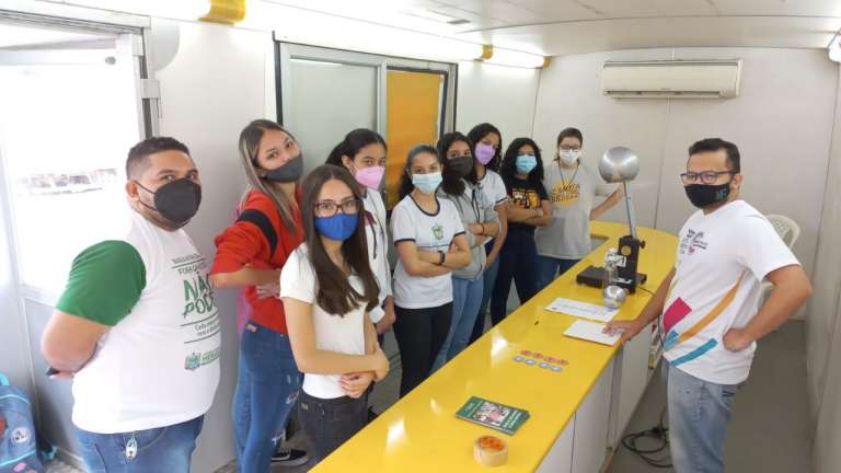 secitece's tweet photo. Mais de quatro mil estudantes beneficiados com a visita do ônibus-laboratório

Leia [+] https://t.co/7Gz3yuFWnj ou acesse https://t.co/k9RxvLRtlC

#CiênciaItinerante #Secitece #GovernodoCeará https://t.co/X2e81p4MQx