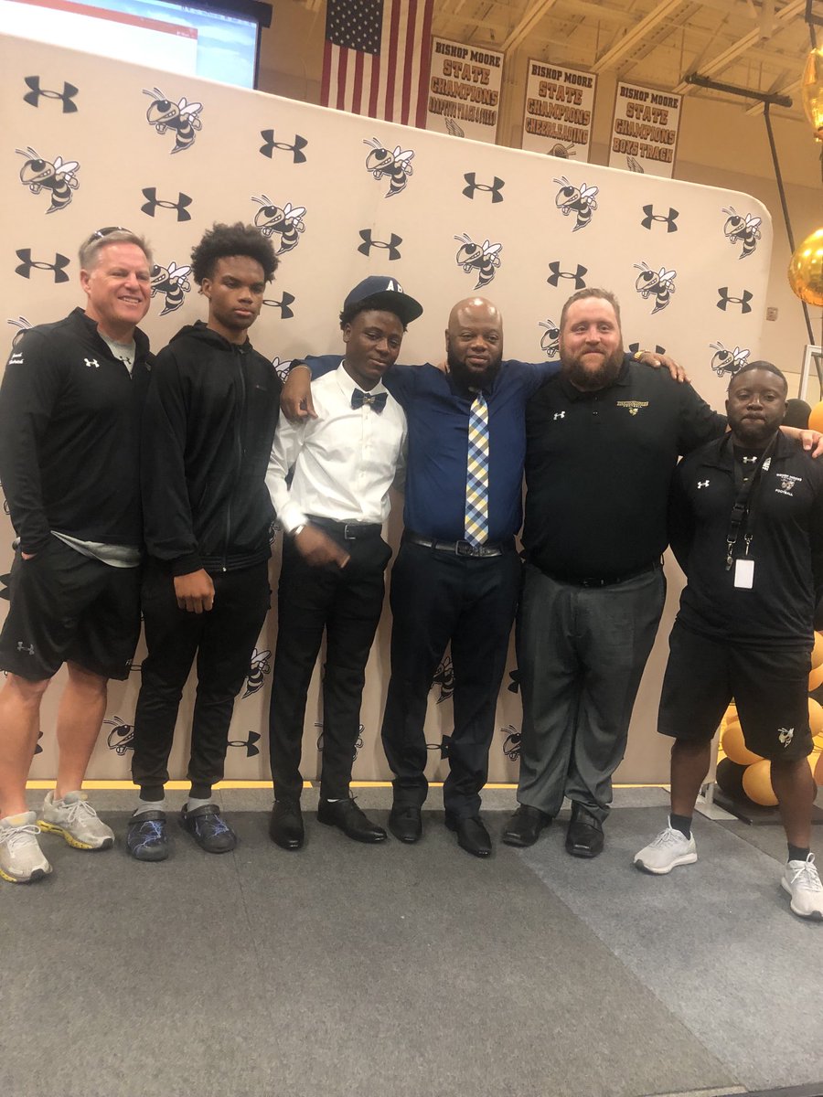 Part of the Battler family ⚔️💙💛 ⁦<a href="/HornetFB_1MOORE/">BMC Football</a>⁩ ⁦<a href="/willanglin13/">Will Anglin</a>⁩ ⁦<a href="/CoachEverhart/">Travis Everhart</a>⁩ ⁦<a href="/coachmicahjd/">Coach Micah J. Davis</a>⁩