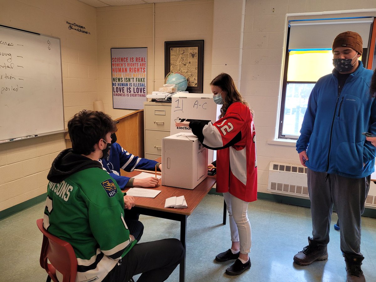 bbillardmar's tweet photo. Socials 1201 students @hthtigers practicing their democratic right to vote with a mock vote this afternoon with students playing the roll of poll clerks, deputy returning officers and scrutineers. @NLESDCA https://t.co/y0AyMSqXNA