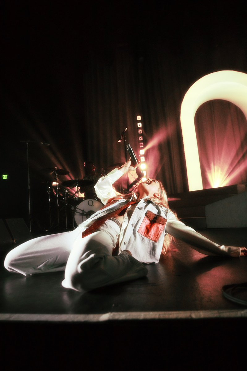 SarahOhta's tweet photo. speechless. @ashemusic last night at the fonda for @onestowatch https://t.co/UnqXIs26Sp