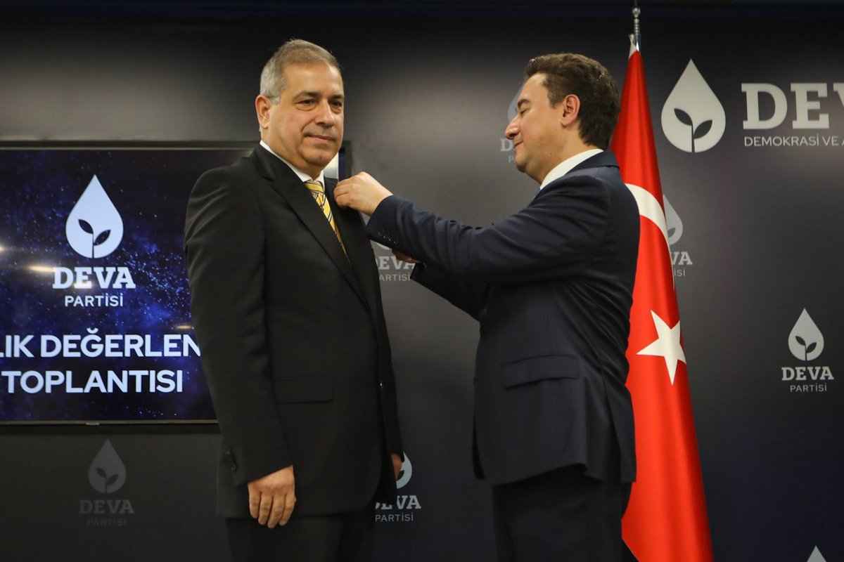 drerhanerol's tweet photo. Partimize katılım sağlayan 22. ve 23. Dönem Bursa Milletvekili Sn. @sedatkzlckl, 21. ve 22. Dönem Bingöl Milletvekili Sn. @drmahfuzguler ‘ e hoş geldiniz diyoruz.
Hayırlı olsun, #DEVAolsun https://t.co/rK8vezeutL