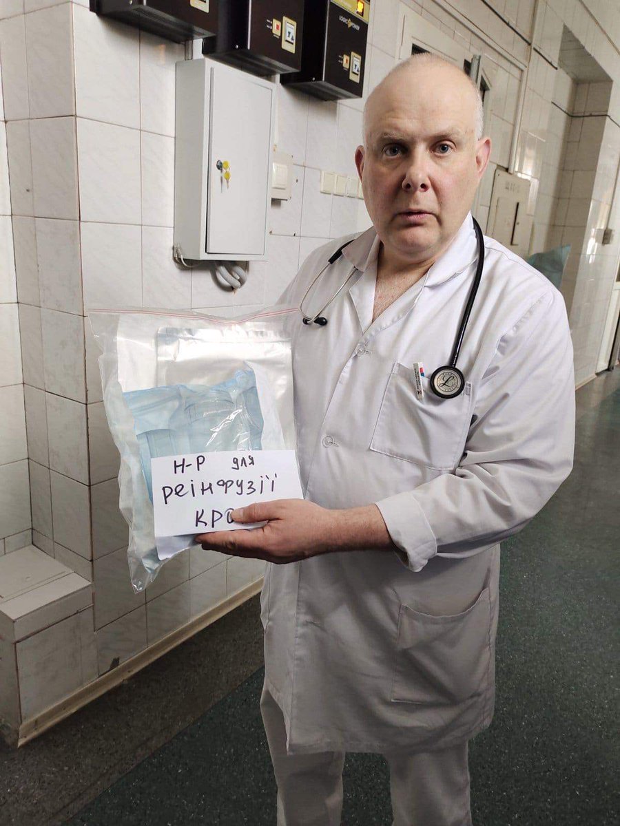 We’ve received an update that Hemafuse has arrived at Kyiv City Clinic No. 17. Pictured below is the Head of the Department of Polytrauma, Myasnikov Dmytro Viktrovich KNP, holding Hemafuse inside of the hospital.