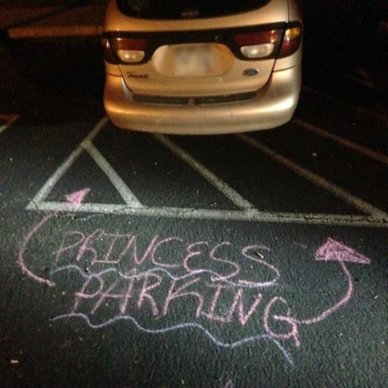 delstonejr's tweet photo. I've been tempted to do this. #parkingfails https://t.co/ZGxyGIwUHF