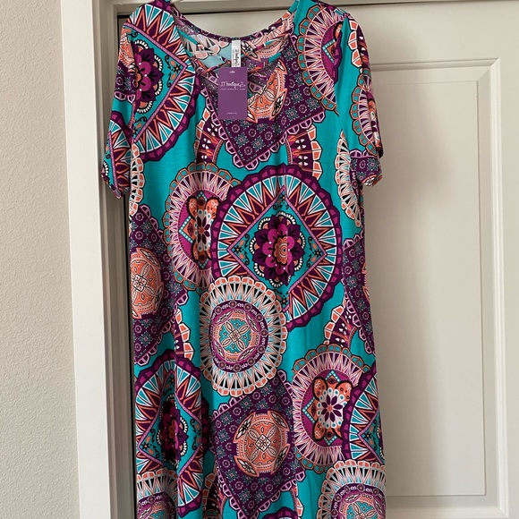 JanetMerryman's tweet photo. So good I had to share! Check out all the items I'm loving on @Poshmarkapp from @DOTsJewelryPlus #poshmark #fashion #style #shopmycloset #genuinekidsoshkosh #jjboutique: https://t.co/RWE3Gz1q0F https://t.co/L3gunsvvsc