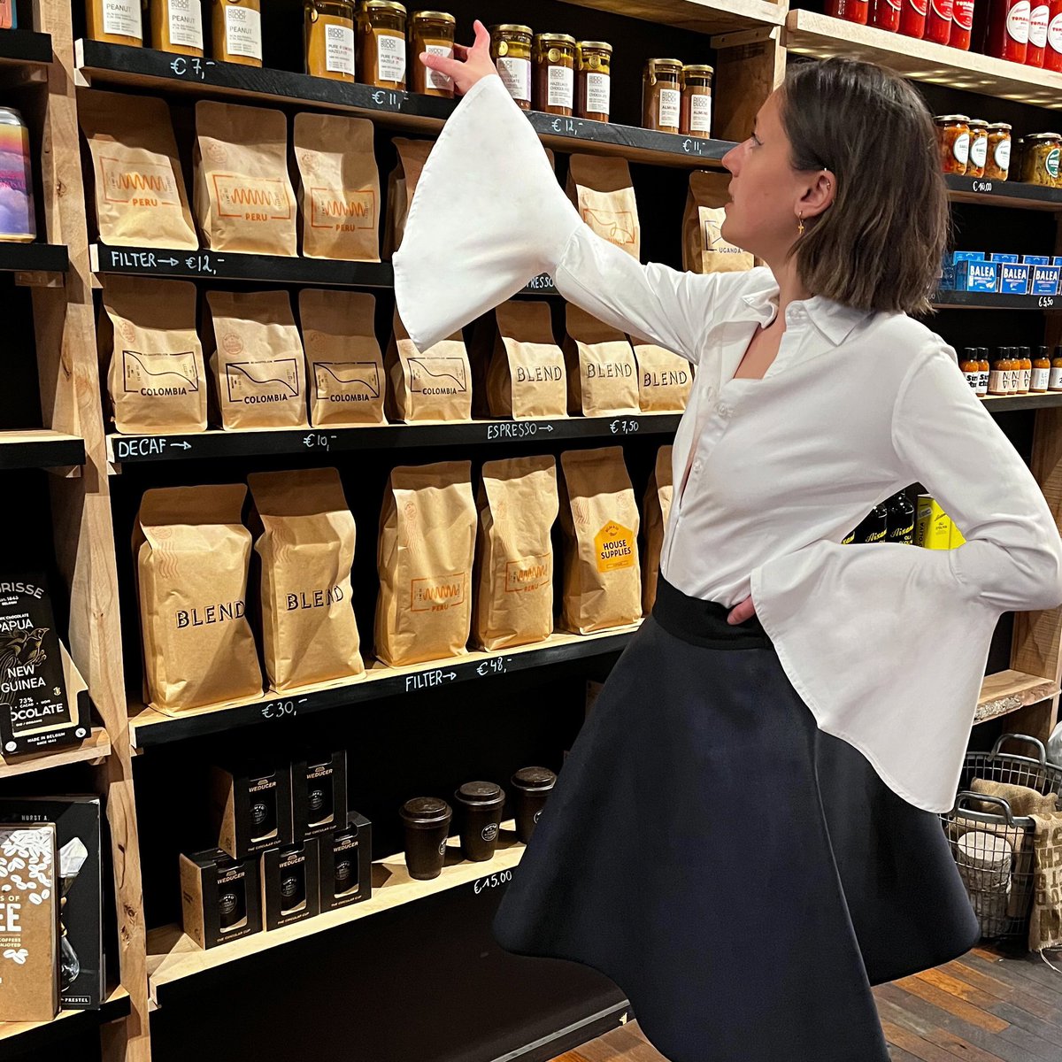 vanm_official's tweet photo. An #afternoon with Van M... 

-

#vanmofficial #vanm #madeinbelgium #belgium #ecofriendly #sustainable #sustainablefashion #women #look #outfit #coffee #shopping https://t.co/NI2TIsRppu