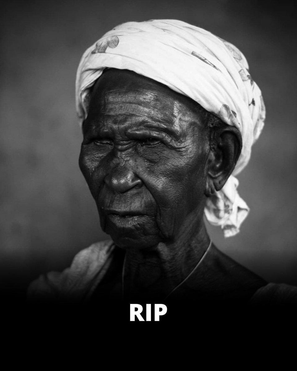 oeildusenegal's tweet photo. Fatou Mané la Reine sipo est décédée ce 12 avril 2022.
Une figure mythique du tourisme sénégalais. Elle était la reine d'un petit village appelé Sipo, situé dans le Delta du Saloum.
Paix à son âme 🙏
📸 Nicolas https://t.co/obRDbfmJGm