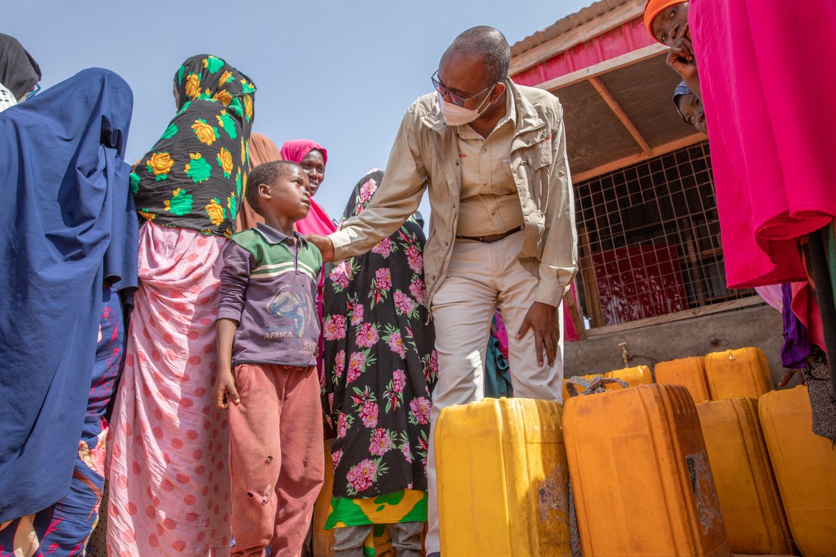 Tjada's tweet photo. Somalia faces a very real threat of famine if the current rainy season fails. 40% of the country is currently facing extreme levels of food insecurity. @mercycorps is working in Jubaland, South West, and Galmudug to distribute cash, food/water, and hygiene kits.📷: @ezramillstein https://t.co/B2Cxjomcle