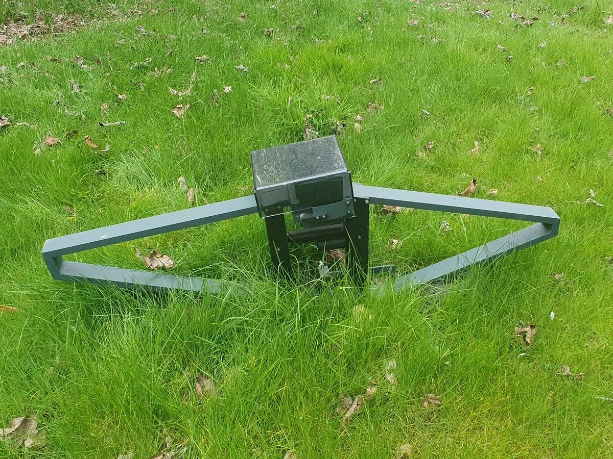 ionactive's tweet image. I think the SWR might be improved by application of a lawn mower  🤔 . #hamradio #magloop