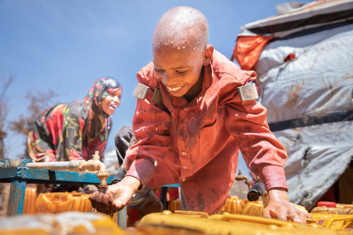 Somalia faces a very real threat of famine if the current rainy season fails. 40% of the country is currently facing extreme levels of food insecurity. <a href="/mercycorps/">Mercy Corps</a> is working in Jubaland, South West, and Galmudug to distribute cash, food/water, and hygiene kits.📷: <a href="/ezramillstein/">Ezra Millstein</a>
