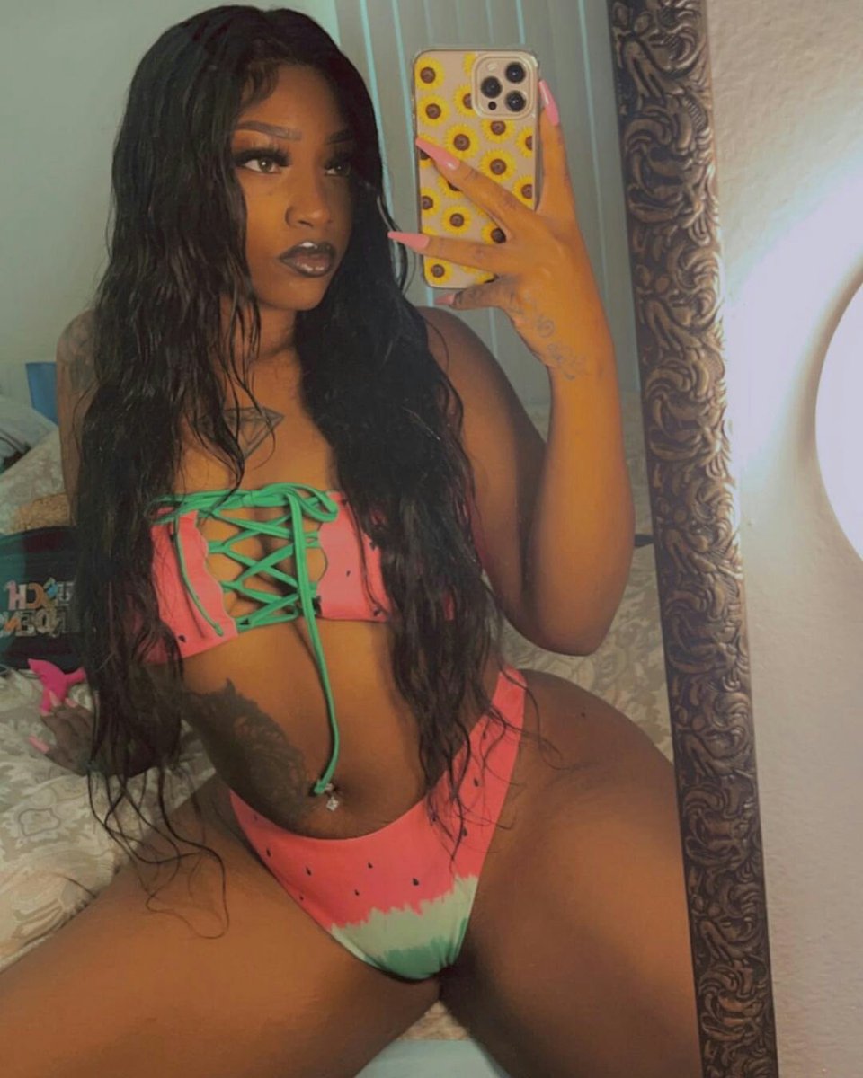diamondtyson133's tweet photo. Fresh fruit 🍉💦 https://t.co/Qv4HixtIbK