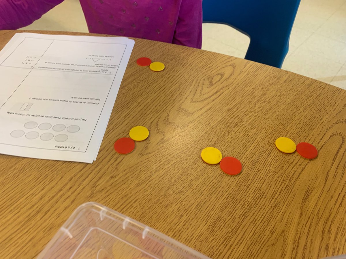 MmeLouisGr2's tweet photo. Placing manipulatives in front of students, reading the questions aloud, ensuring students understand the context of the question and allowing them time to think, are strategies to set up students for success @scdsbmath #blockassessment @SCDSBassessment https://t.co/Bs8V1jEiCg