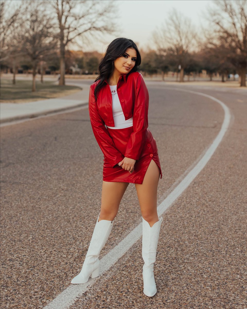 ilahroseee's tweet photo. these boots were made for walking — and that’s just what they’ll do. 🤠🧃❤️‍🔥 https://t.co/6df8d2jmoV