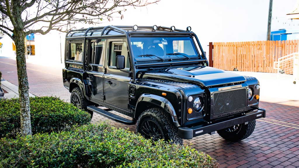 ECDautodesign's tweet photo. Introducing Project Nocturne, a custom Land Rover Defender 110 with an #LS3swap and painted in Santorini Metallic Black. See more, https://t.co/xotERQuBxr https://t.co/3nW6ZApKpd