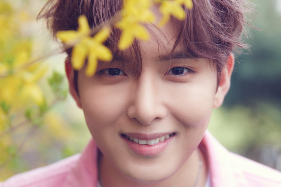 soompi's tweet photo. #SuperJunior's #Ryeowook Reveals Comeback Date And Teaser For 1st Solo Album In 3 Years
https://t.co/LVjaopIV6H https://t.co/cqTrwFHzrD