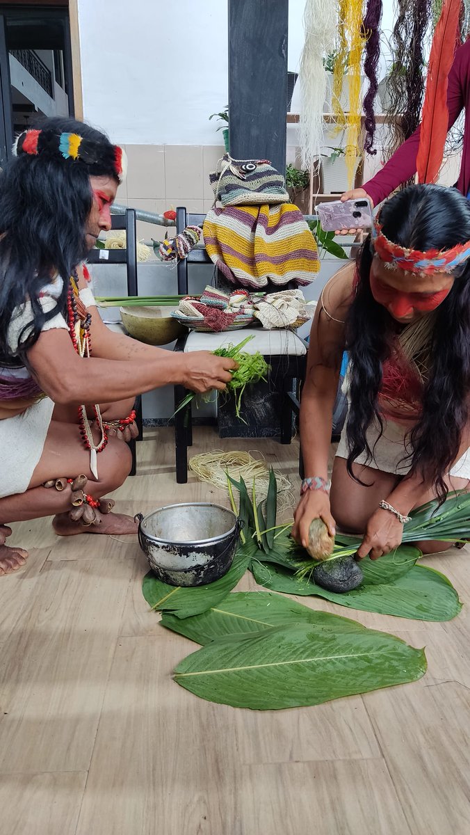 LancerosDigital's tweet photo. En la provincia de Pastaza se realiza "La fiesta de los colores" entre la Asociación de Mujeres Waorani #AMWAE #AWAKUNA #ZULETA, con el apoyo de @ciespal https://t.co/9nqAsA7AuX