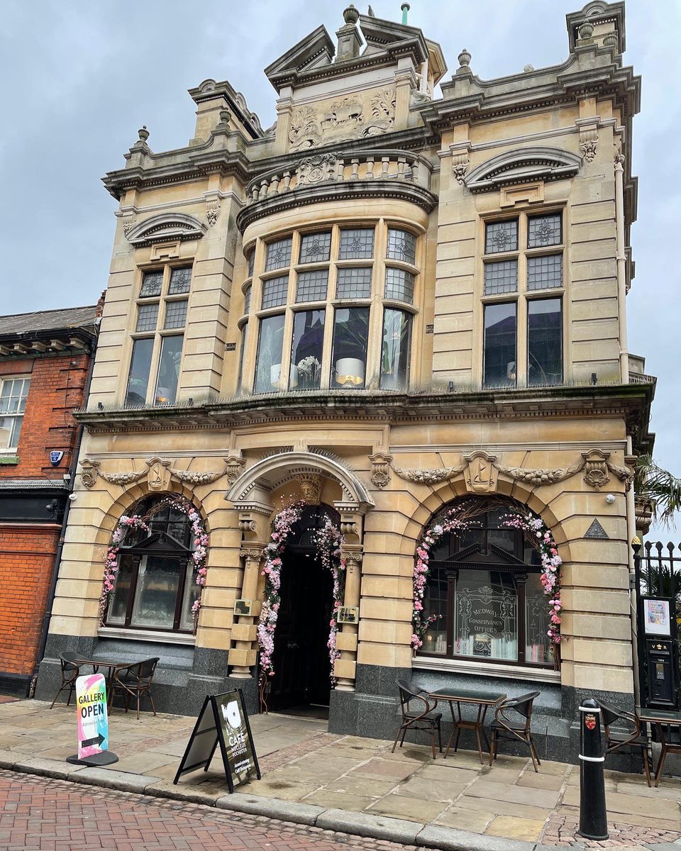 FunnyWomenLynne's tweet photo. Our studio is still ‘under development’ but how lovely is my walk to work on Rochester High Street! Warm welcome for @funnywomen into the incredible @nucleusarts community of artists, performers and creators. Love it! https://t.co/UZBS3IVejm