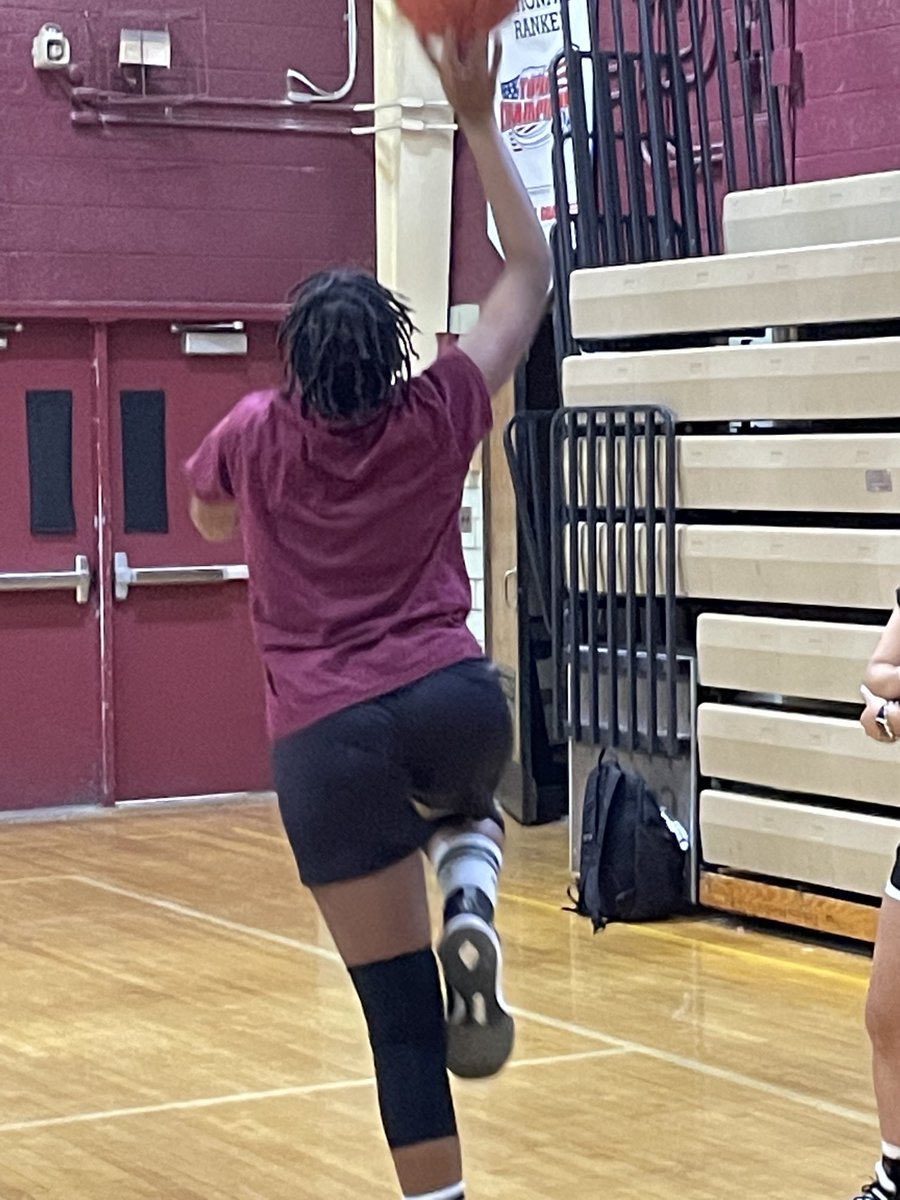 CoachRicOHS's tweet image. spring break open gyms! #dedication2