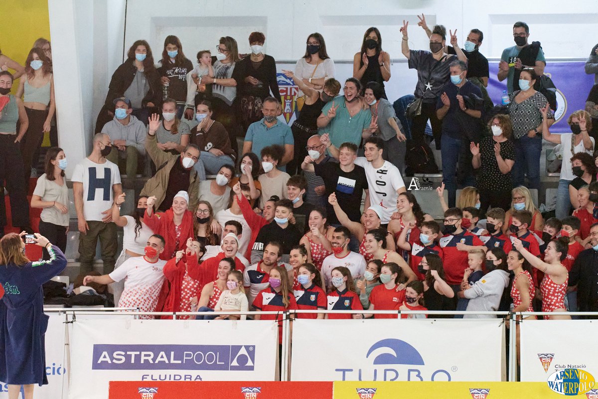arsenioWP's tweet photo. 🌍#Terrassa #BCN
#Semifinales #CopaWPTerrassa2022 #waterpolo
@CNRUBI 🆚 #Astralpool @cnswaterpolo
Finalizamos (3 de 3) el álbum 📷https://t.co/taZtZzLg5L
@elena11ruizz @karlosligero @ElenaVsp_2 @dpalmacns @lauraesterwp @maggiesteffens @judithforca9 @Laiasoriano12 @EliaJimnez10 https://t.co/caEJcBKe76