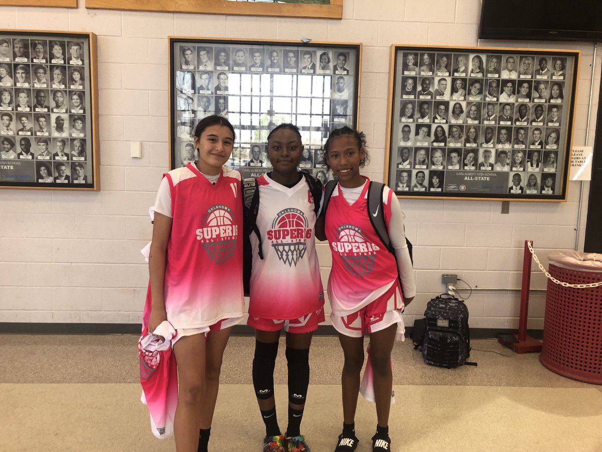 2024Supreme's tweet photo. We want to Congratulate these three 2026 players. Daley,Kane,&amp;Kennedi on their great showing at the Super 16 Fan Fave game and All Star game. Also thanks to the older girls for coming out to support them.  #ST4L. #Family https://t.co/zZdhitdvAX