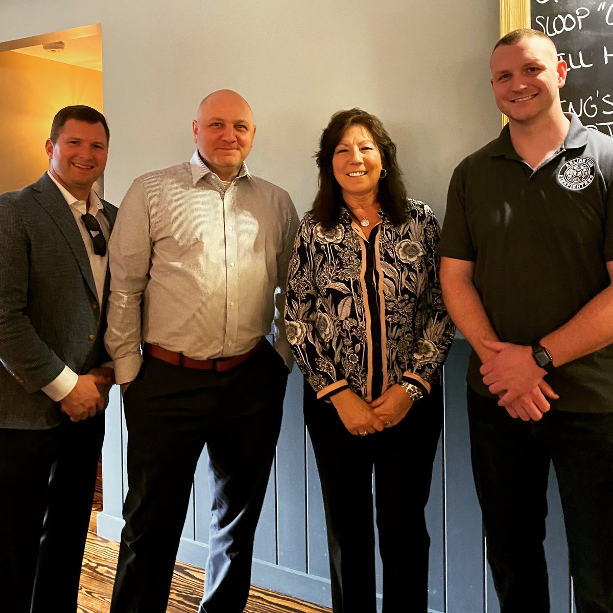 IAFFLocal2393's tweet photo. Earlier this week, members of Local 2393 attended a wonderful event hosted by @Sueserino4ny at the new Bluestone Kitchen + Bar located in the Arlington area. Senator Serino continues to be a champion for our members along with all other first responders in our area. https://t.co/ZS3gFAO1jX