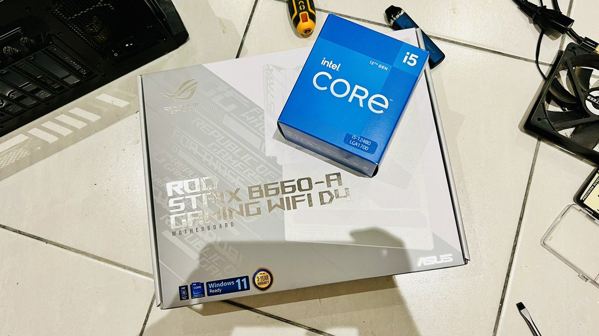 kaiyumi42's tweet image. Incoming #Intel7