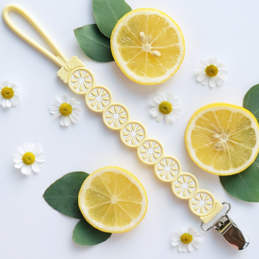 BooginHead's tweet photo. Lemons appreciation post! Lemons are a whole vibe, aren't they? Bright, sunny, sweet, sour, and boy, do they complement a lot of other things. What do you surround yourself with these days? What colors, what energies, what words and phrases? 

https://t.co/rKt58DkAJT #booginhead https://t.co/fKEZvcbBWQ