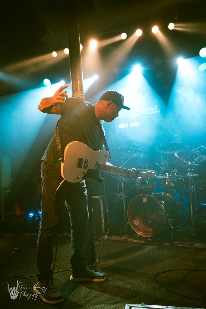 Mike McClure - Reddirt Royalty 

#reddirt #musicphotographer #mikemcclure #music