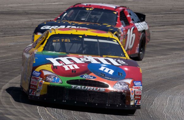 RacingPast's tweet photo. Elliott Sadler finished fifth on this day in 2003 in the Virginia 500. Sadler started 18th and led five laps to his top five finish

@Elliott_Sadler 

Photo: Motorsports Images https://t.co/Ks4VLRlcQq