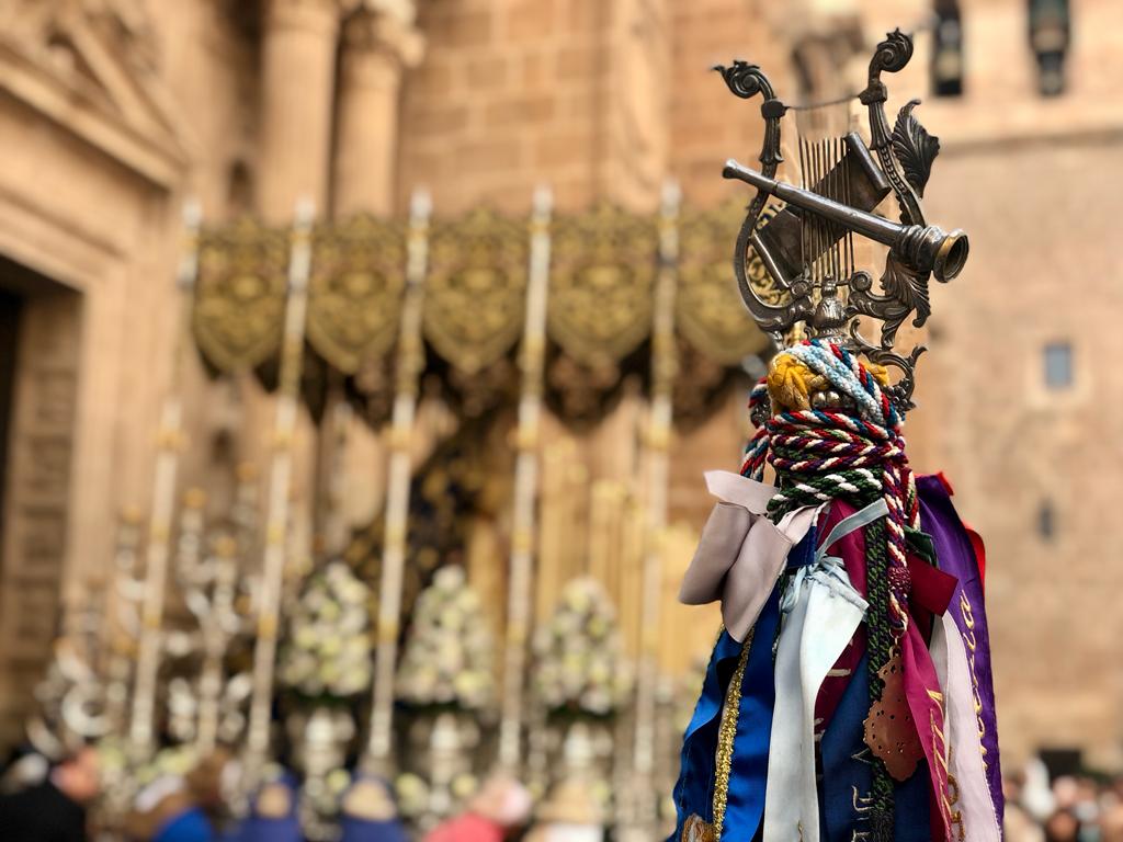 BandaSorbas's tweet photo. Sale Nuestra Señora de la Merced de @PrendimientoAlm a las calles de Almería a los sones de su marcha "Paloma Mercedaria" (Abel Moreno). 

#SSantaAlmería22 https://t.co/mLaQPzX4sV