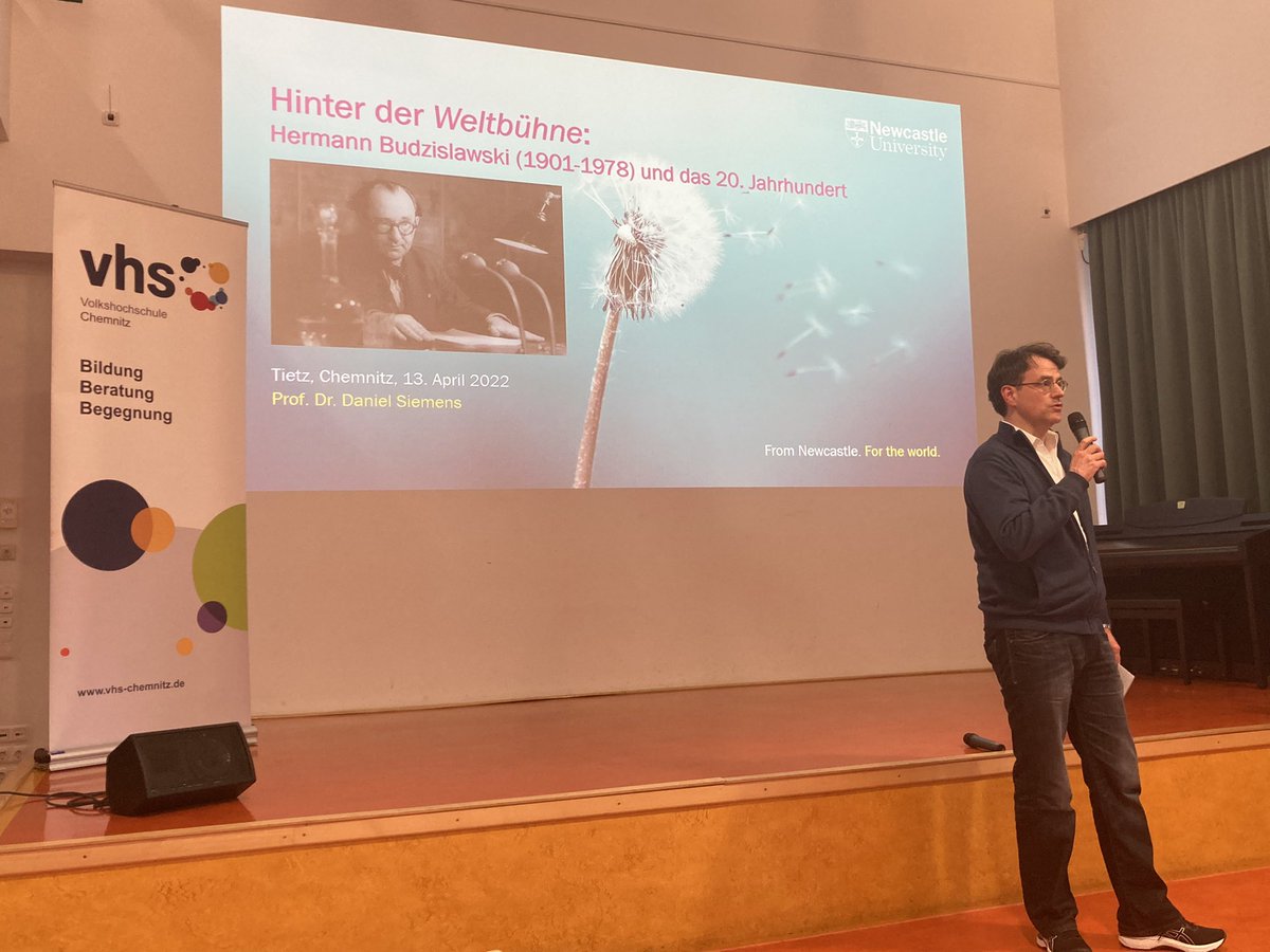 Alexander Gallus führt ein. Gleich geht es los in Chemnitz mit <a href="/Daniel_Newcast/">Daniel Siemens</a>