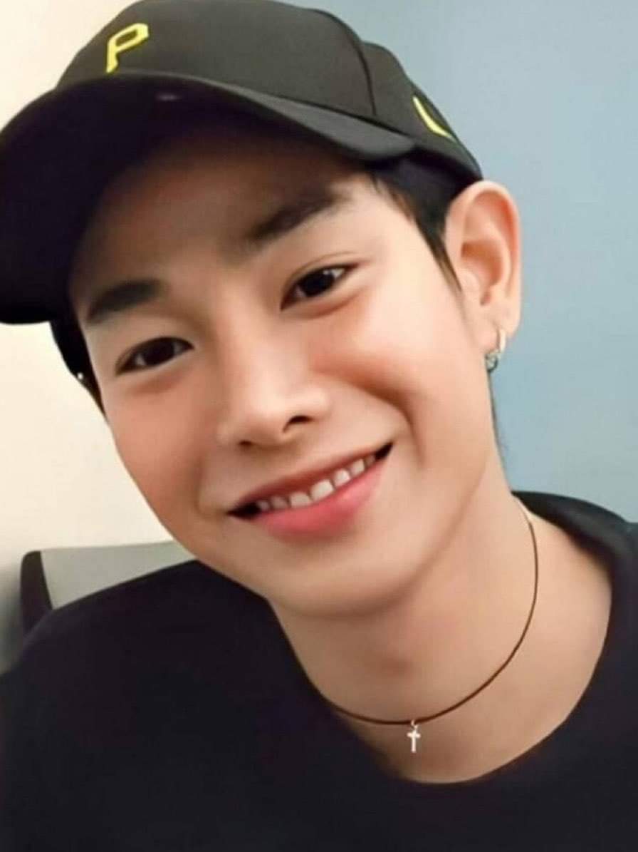 เป๊กน่ารัก
เป๊กอยู่ไหนมาทักทายกันหน่อยนะคะ
วันสงกรานต์ 13-14-15 เมษา
ขอให้เป๊กมีความสุข
#เป๊กผลิตโชค
#PeckPalitchoke
เซฟรูปนี้มาจากนุชค่ะ