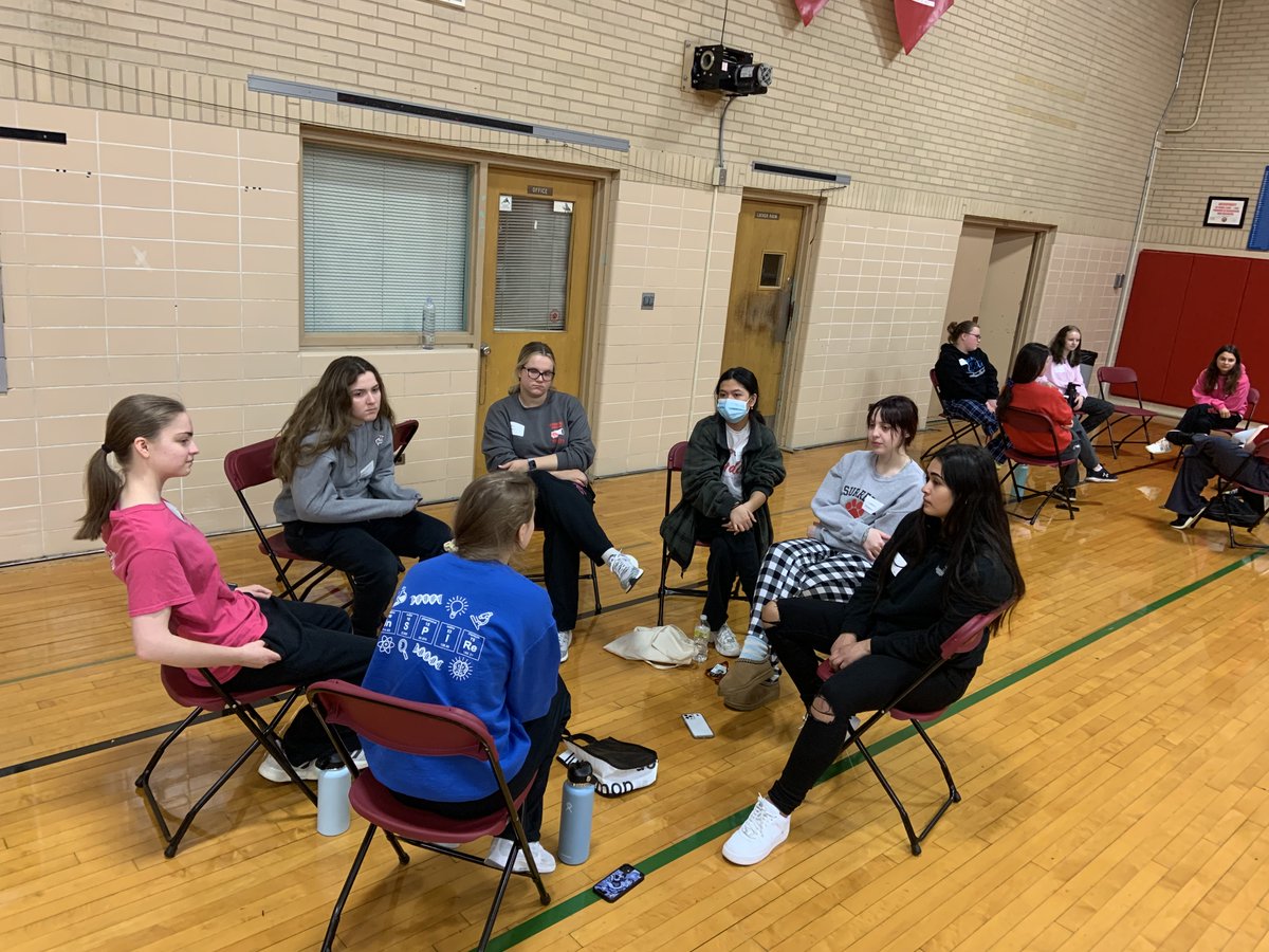 ResurrectionHS's tweet photo. Today our juniors, as well as seniors who did not attend Kairos, took part in a #retreat. Students participated in different prayers, games, activities, and small group discussions all centered around building #community with one another. #RES #RESstudentlife https://t.co/yvIEzAEvYA