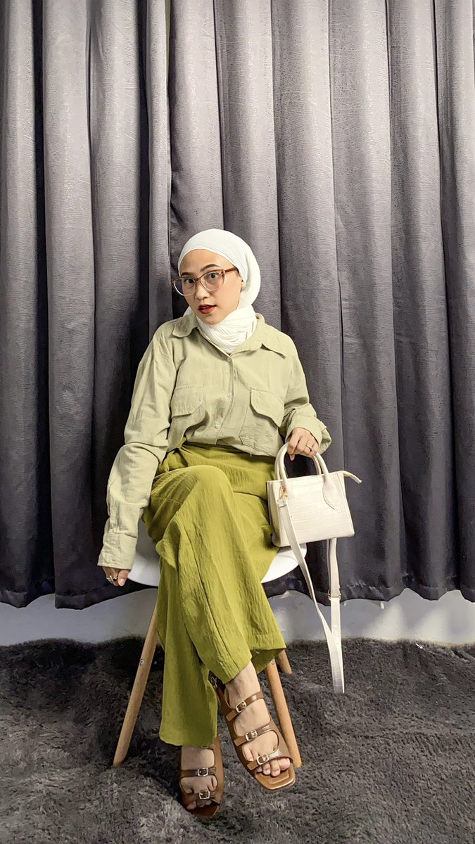 Outfit ideas buat bukber sama ayang!😝

Link produk:
Sling bag 49rb shope.ee/AJv20ZzDhQ
Kemeja oversize 95rb shp.ee/gkqsrs7
Wrap pants 87rb shp.ee/4i8i2tj 

#outfitbukber #racunootd #shopeehaul #haulshopee