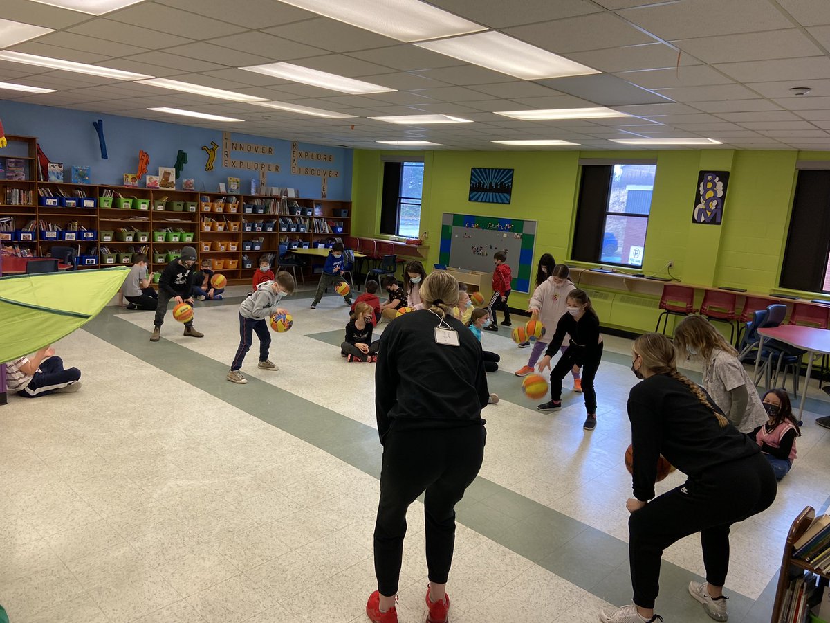 heather_ducey's tweet photo. What a day! Our first #CHESpecialGuest were Caroline and Emma from @MUNSeahawks who helped us practise our dribbling skills @cowanelementary https://t.co/Z1VOhDQBRc