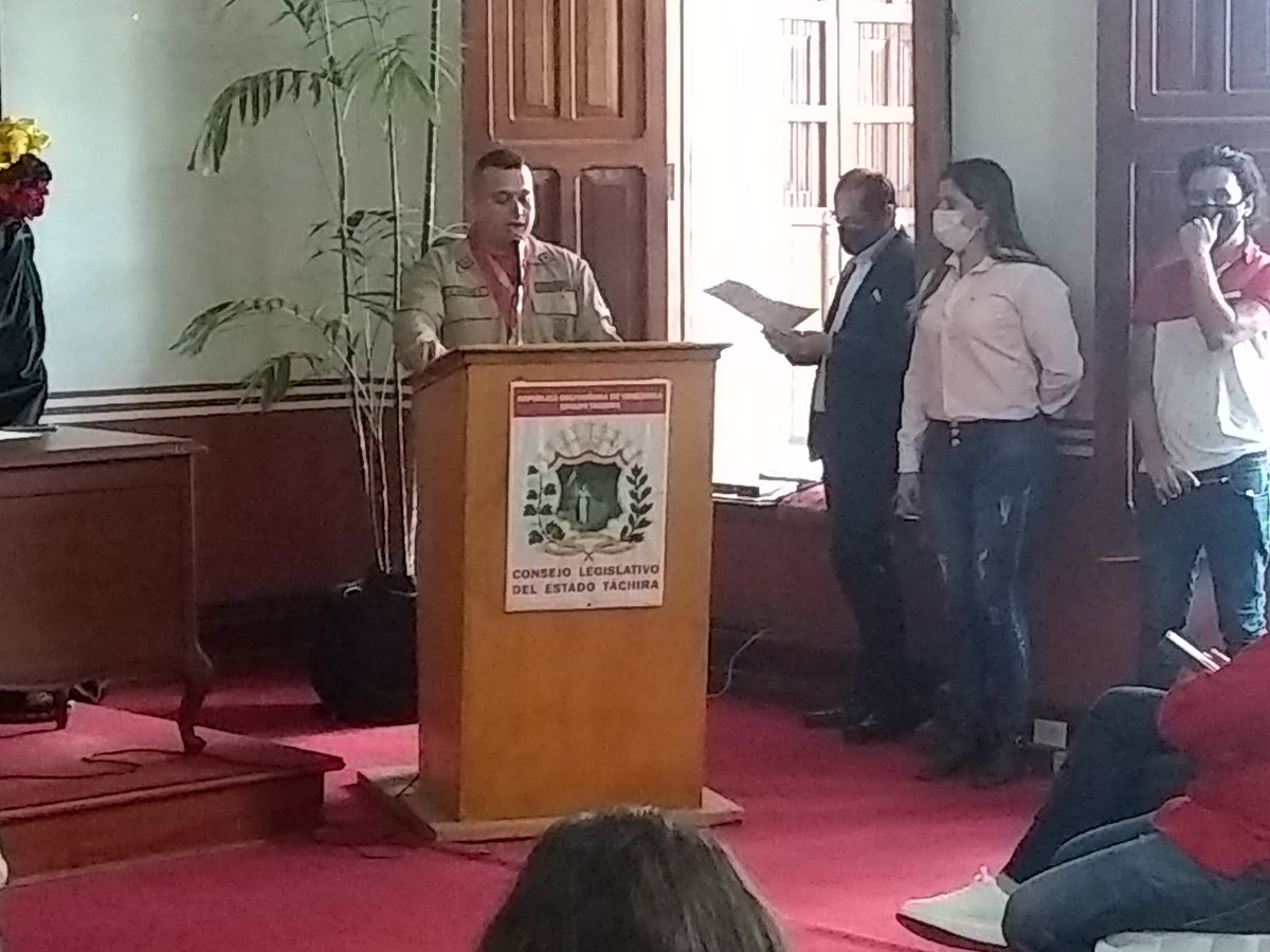 clap4f2's tweet photo. #13ARevoluciona Desde el Salón de Sesiones Ligia Montoya del Palacio de Gobierno del CLET se realizó Sesión Solemne con motivo de Conmemorarse el XX Aniversario del Rescate de la Dignidad Nacional y Día de La Milicia Nacional Bolivariana
#SoyComunicadorClap
#VictoriaPopular https://t.co/bnBMqrr34L