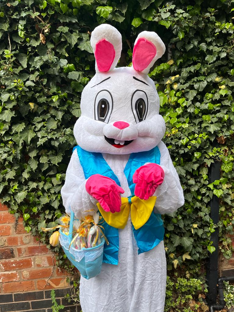 MillersHotel's tweet photo. Our Easter bunny has been busy collecting goodies for our Easter Islastones hunt this Easter Weekend 🐰

Join us for fun activities and prizes to be won! 

Friday ~ 10am - 6pm 
Sunday ~ 12noon - 6pm

£3 per child 
Easter egg for every child that takes part https://t.co/Gd8rMiQ3LH
