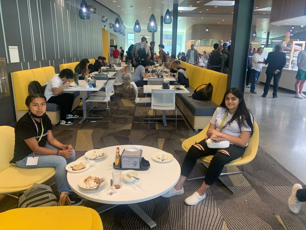 CalLu_TRIO_UBTS's tweet photo. TRIO TS students enjoying some steps and grub at @calpolypomona  #TRIOWorks #FirstGen #SpringCollegeTour22 #OneFamily https://t.co/c4iptUhvFx