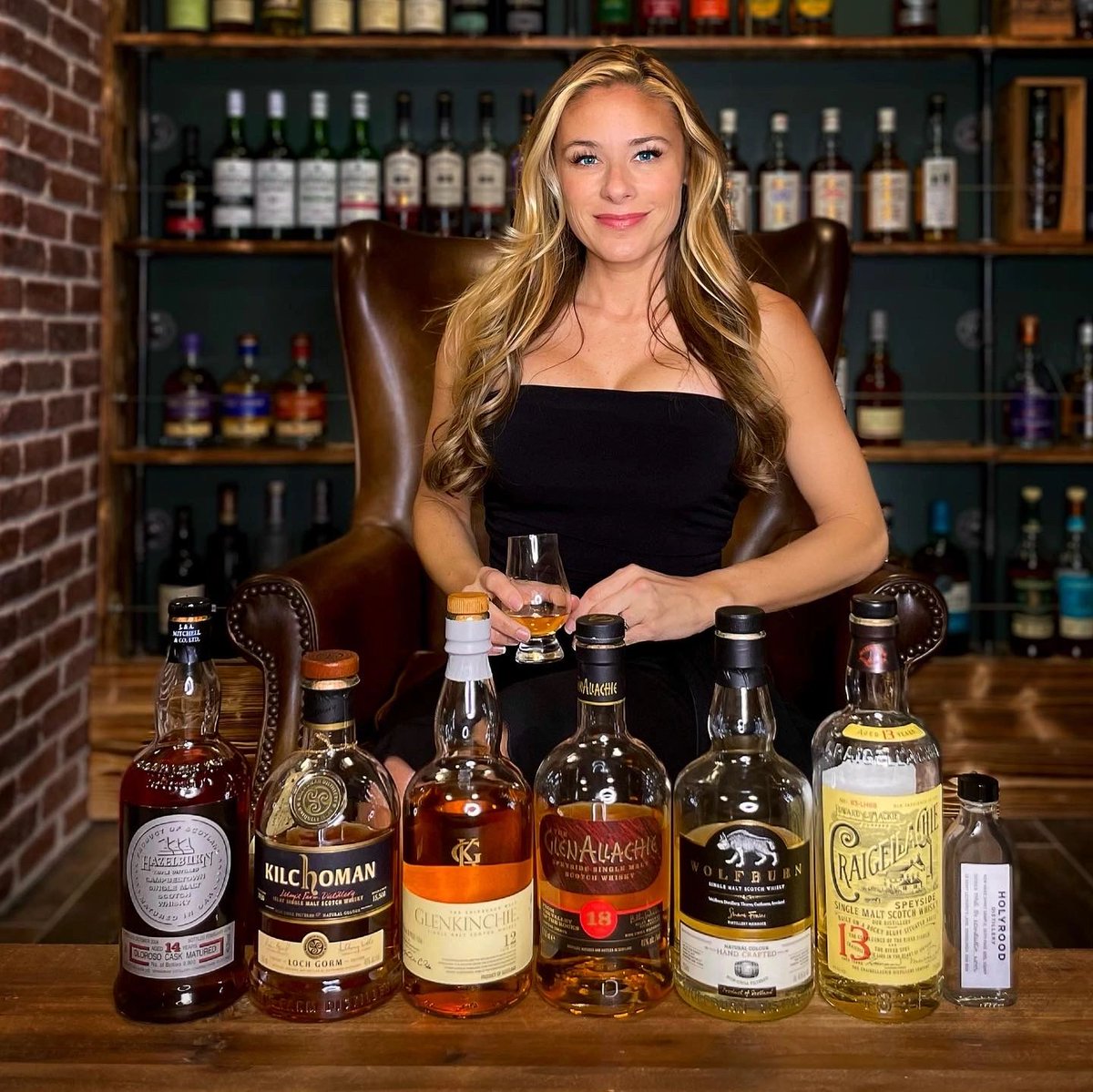 DuchessofIslay's tweet image. The Color of Whisky
Time for a deep dive into the various colors of whisky. Sláinte! 🥃

#scotch #scotchwhisky #whisky #bourbon #whiskey #springbank #kilchoman #wolfburn #glenallachie #craigellachie #holyrood #glenkinchie

duchessofislay.com/the-whisky/f/t…