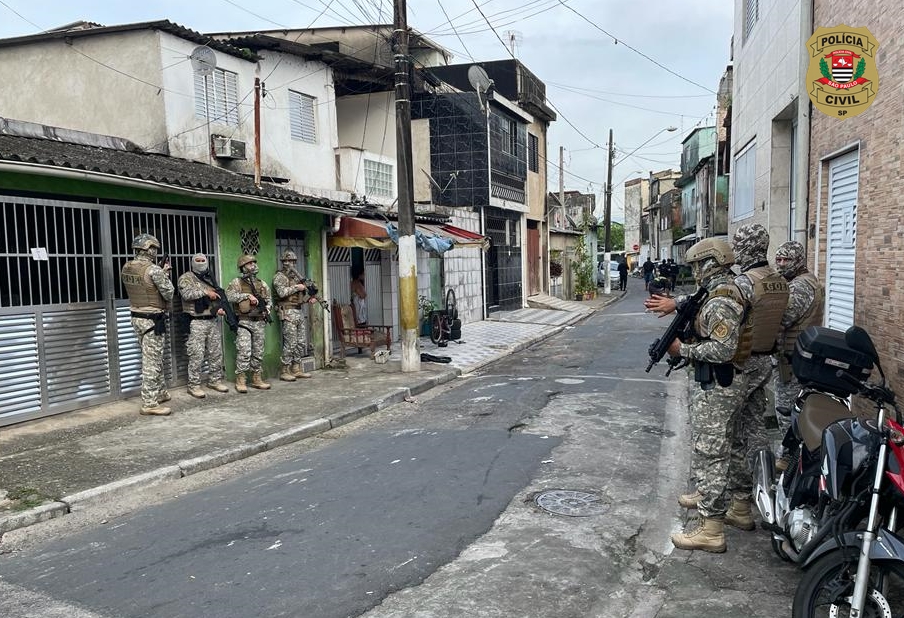 Policia_Civil's tweet photo. Trio envolvido em um homicídio é capturado em São Vicente

https://t.co/XMqtD8giWu

#PCSP #PoliciaCivilSP #Deinter6 https://t.co/WhLQV4ZZkj